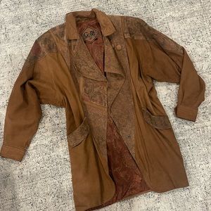 G III Vintage 100% Leather Tan Trench Coat Ornate Floral Detail
